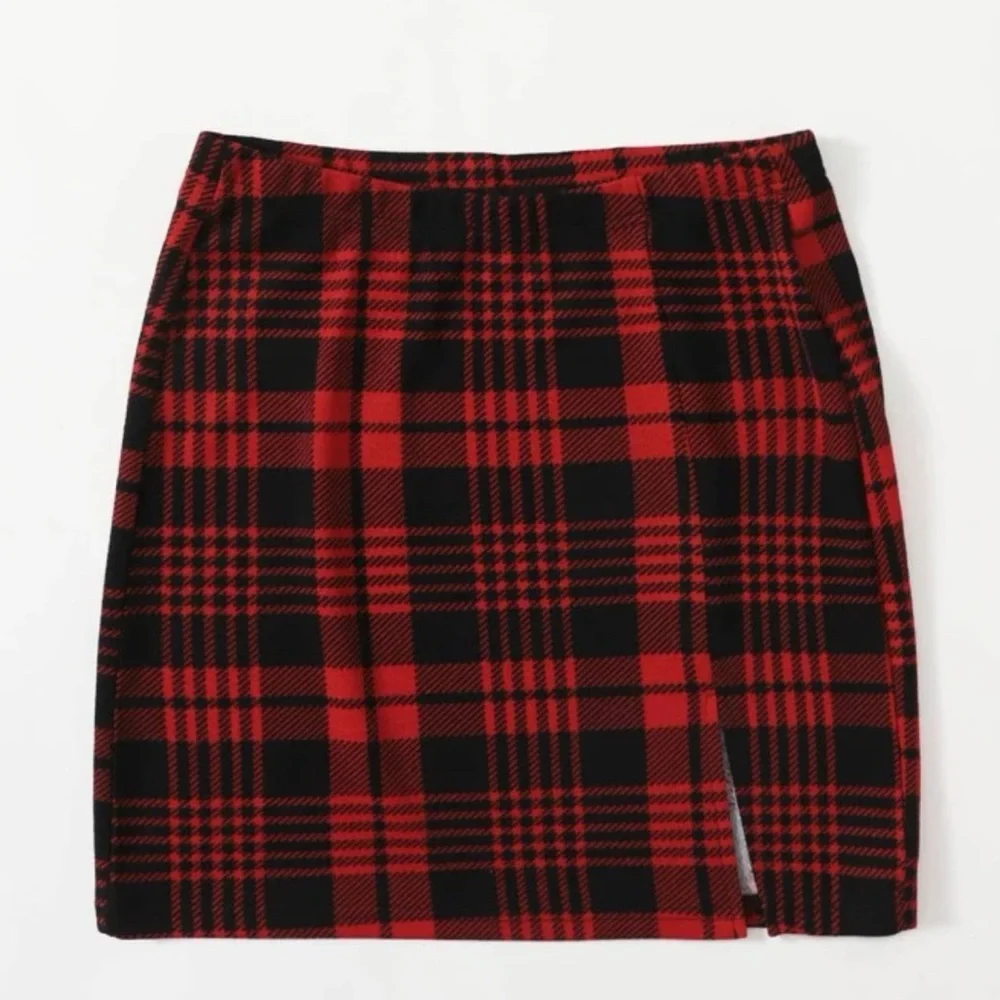 Brand New - Red Plaid Skirt With Slit - Size 8 - Picture 1 of 5